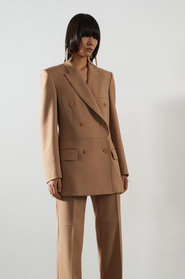  Pre-Fall 2020 . Page 22
