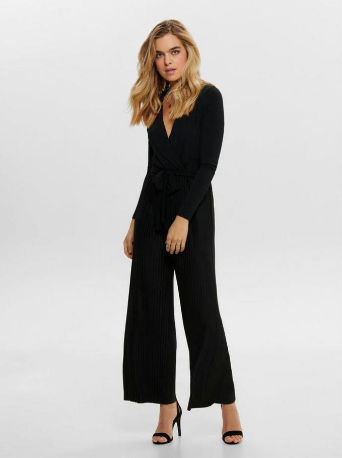  Jumpsuits Collection . Page 7