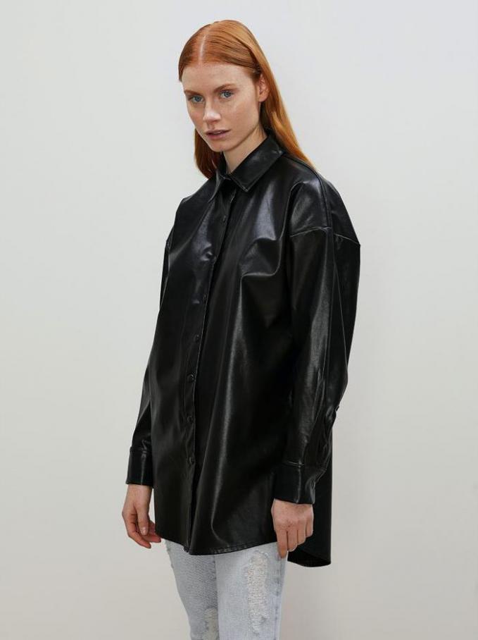  TRENDING NOW - Leather looks . Page 5