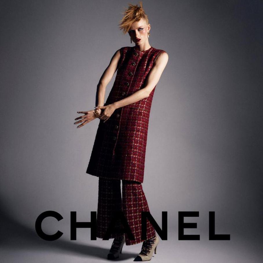 Haute Couture Collection . Chanel (2020-09-27-2020-09-27)