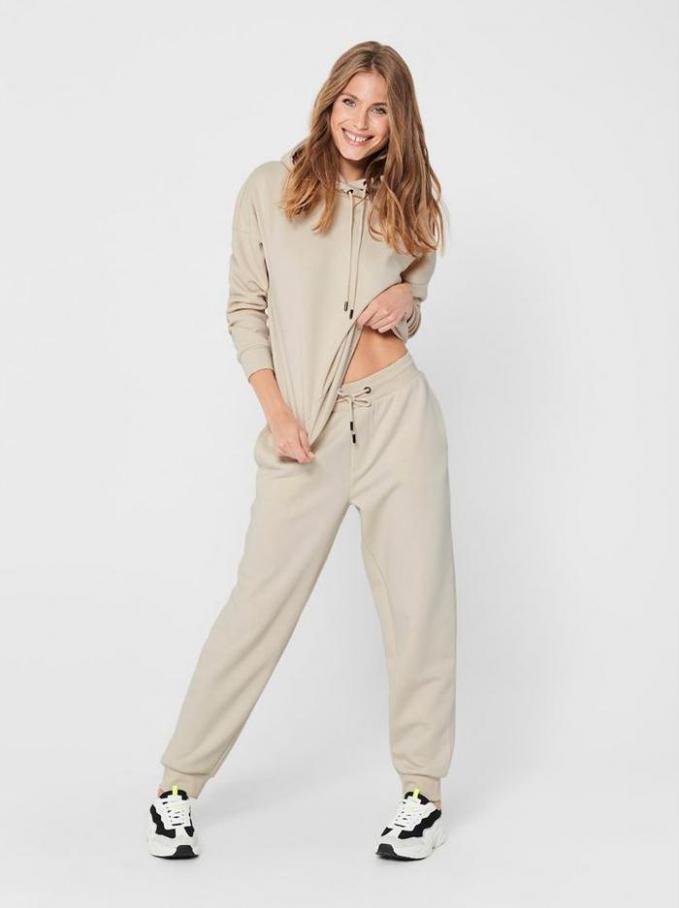  Loungewear Collection . Page 8