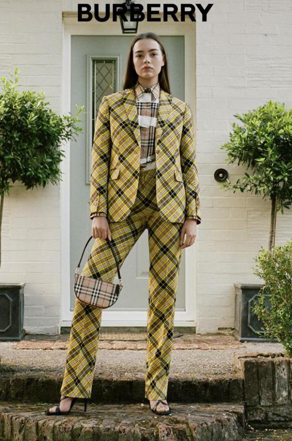 Resort Collection . Burberry (2021-02-07-2021-02-07)