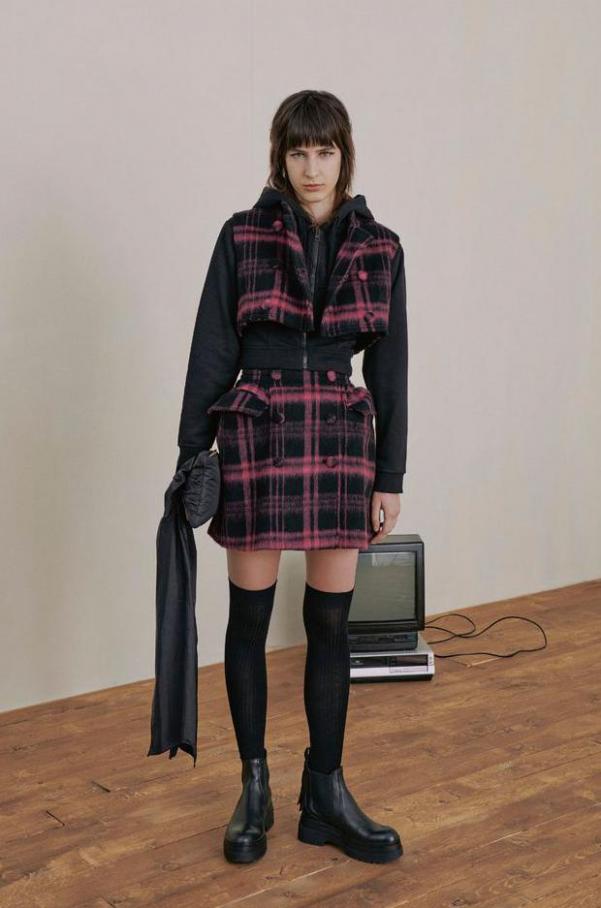 Red Valentino Fall 2021 Ready-to-Wear. Page 36