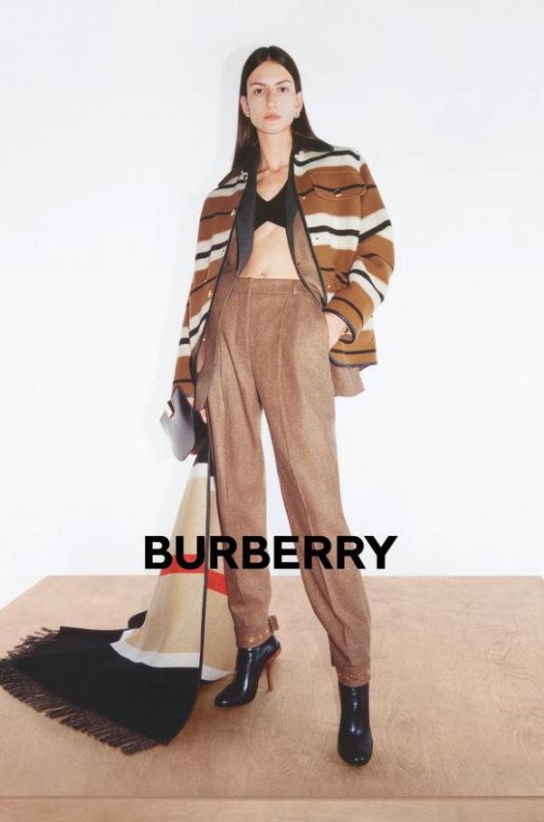 New Collection. Burberry (2021-10-15-2021-10-15)