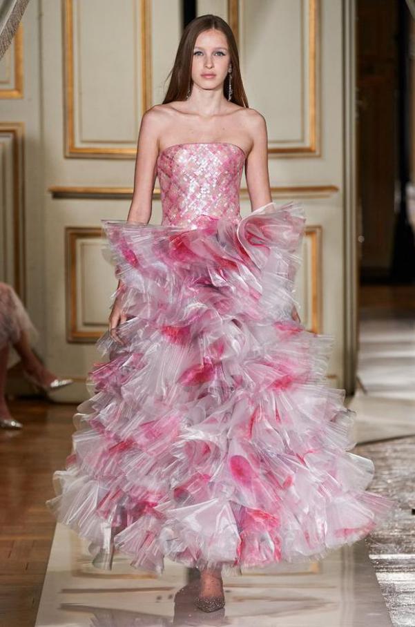 Fall 2021 Couture. Page 34
