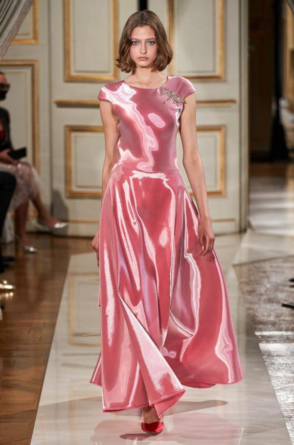 Fall 2021 Couture. Page 19