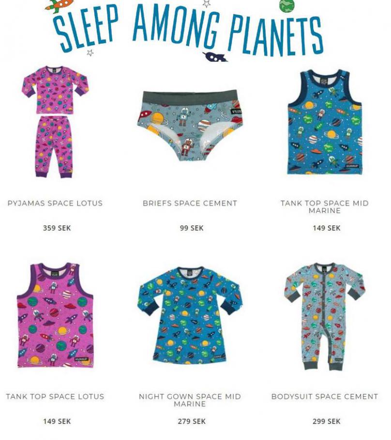 Sleep among planets, stars and spaceships. Page 2