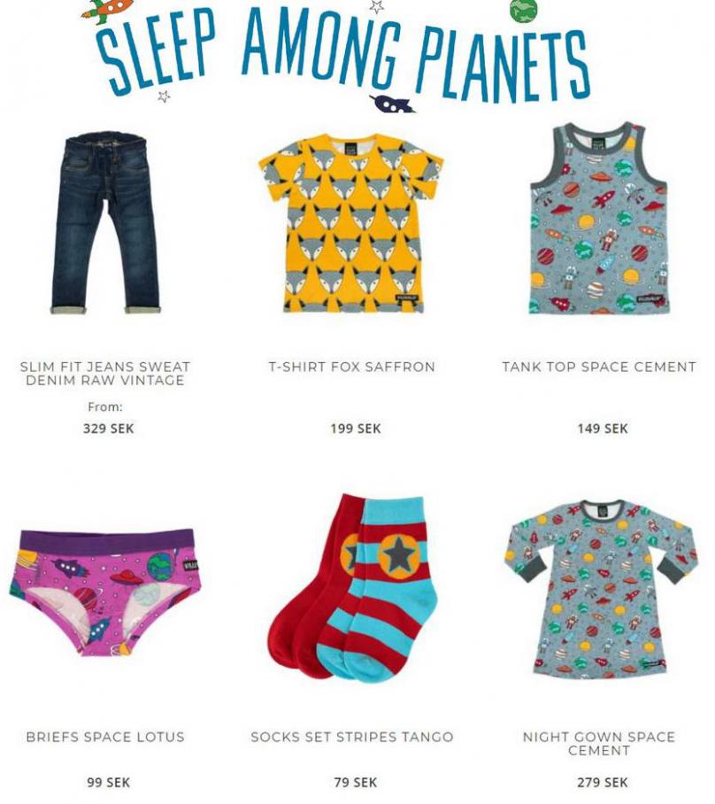 Sleep among planets, stars and spaceships. Page 4