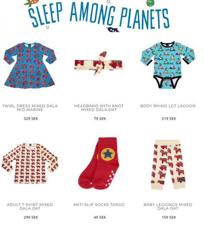 Sleep among planets, stars and spaceships. Page 10