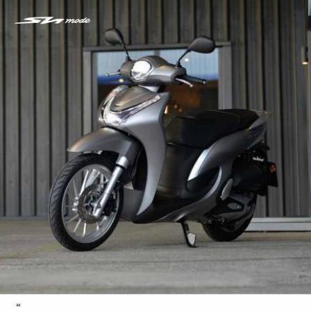 Honda Scooters 2022. Page 22