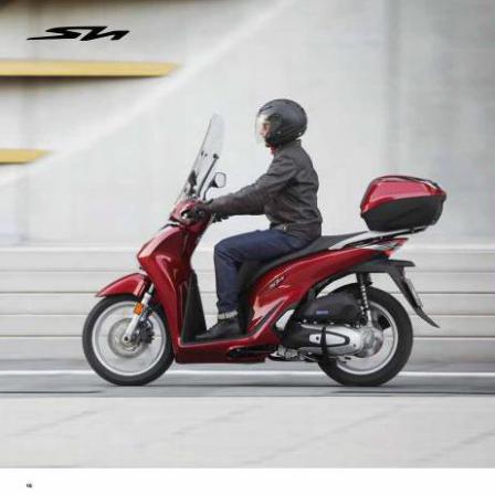 Honda Scooters 2022. Page 16