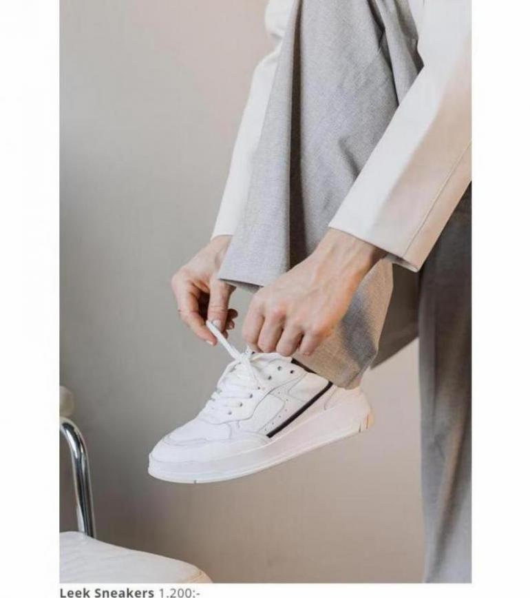 The it Trend: Sneakers. Page 11