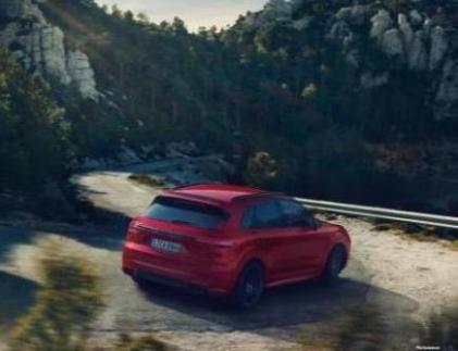 The new Cayenne GTS models. Page 19