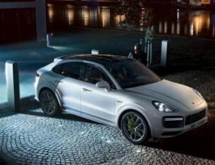 The new Cayenne Turbo S E-Hybrid models. Page 12