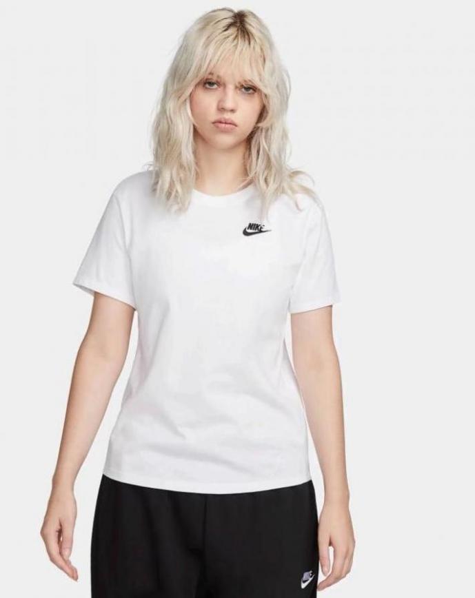Nyheter T-Shirts Kvinnor Nike. Page 7