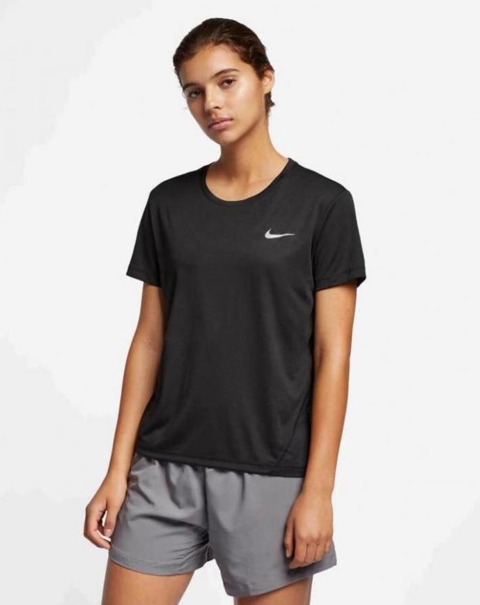 Nyheter T-Shirts Kvinnor Nike. Page 3